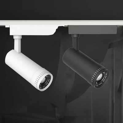 90 Ra 1CCT eingebauter Fahrer Anti-Blendung 10-60 Grad Zoombare Linse LED Fokuslicht Streckenlicht 0,8kg