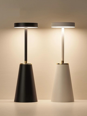 Moderne Schlafzimmer-Tischlampe mit drahtlosem Aufladen und Verdunkeln Lebensdauer von 15000 Stunden