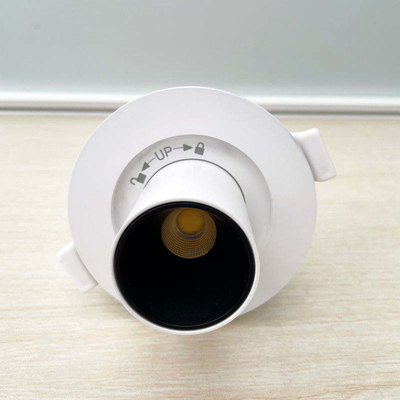 60lm/w Lampe Lichtwirkungsgrad Verkabelungsgrundlage Ugr 6w 400lm Downlight 38 Grad Scheinwerfer