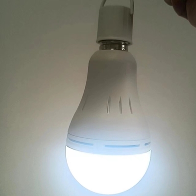 Lithium-Ionen-LED-Glühlampe mit wiederaufladbarer Batterie 12W E27 B22 für Notfall- und gesunde Verwendung