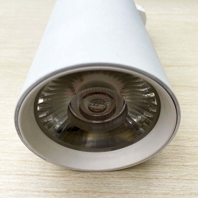 30w Aluminium LED Streckenleuchten verändern Ihr Büro und Ausstellungssaal mit Beleuchtung