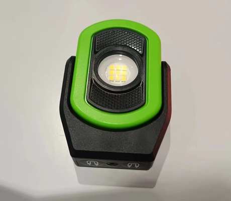 Schalldämpfbares tragbares LED-Arbeitslicht mit USB-Typ-C-Ladung und starker magnetischer Basis