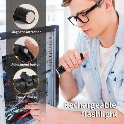 5.0V/2.4A USB-Zelltelefon-Autoladegerät mit LED-Taschenlampe, tragbar und Gleichstromversorgung